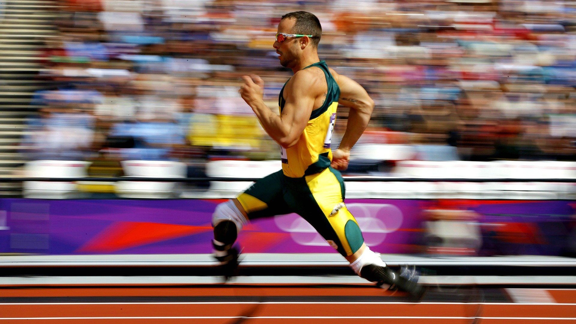 李恩：在比赛中不断突破对方防线，为全黑队制造无限威胁，搜索李恩